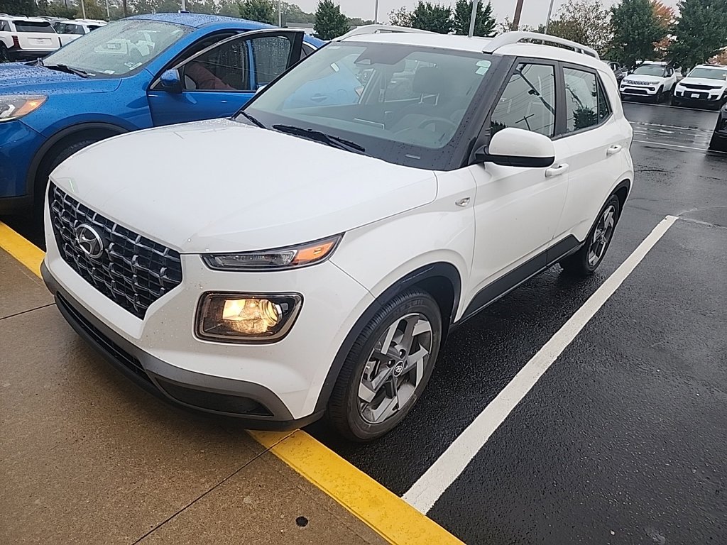 Used 2023 Hyundai Venue SEL SUV