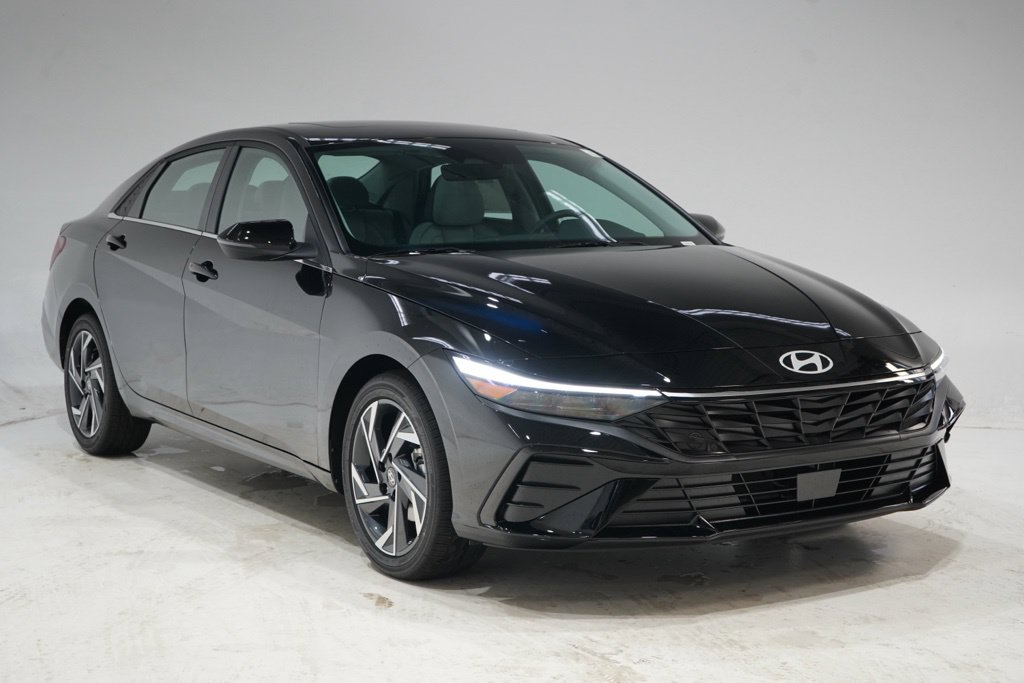 New 2026 Hyundai Elantra Limited Sedan