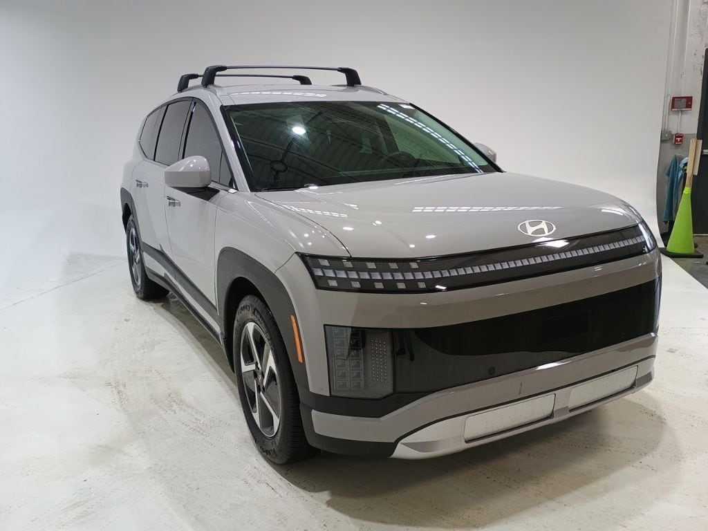 New 2026 Hyundai IONIQ 9 SE SUV