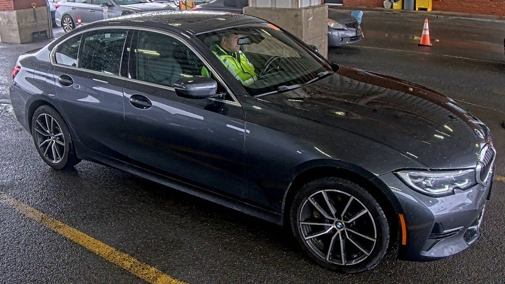 2022 BMW 3 Series 330i xDrive Sedan's photo