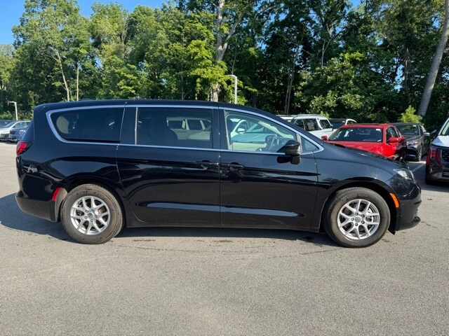 2024 Chrysler Voyager LX photo 2