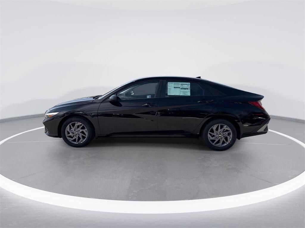 New 2025 Hyundai Elantra Hybrid Blue Sedan