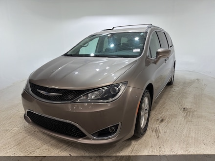 2018 Chrysler Pacifica Touring L Van