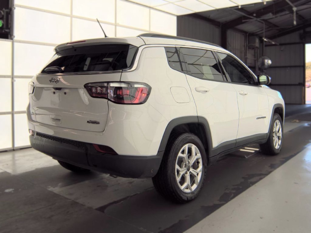 Used 2025 Jeep Compass Latitude SUV