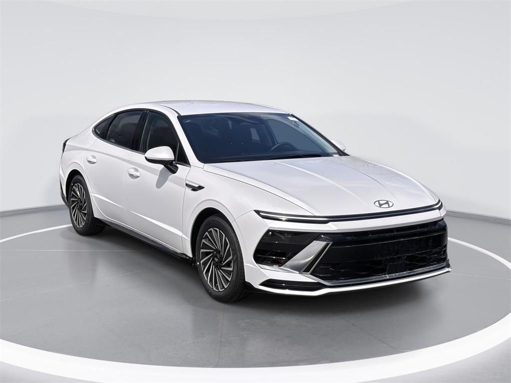 2025 Hyundai Sonata Hybrid SEL's photo