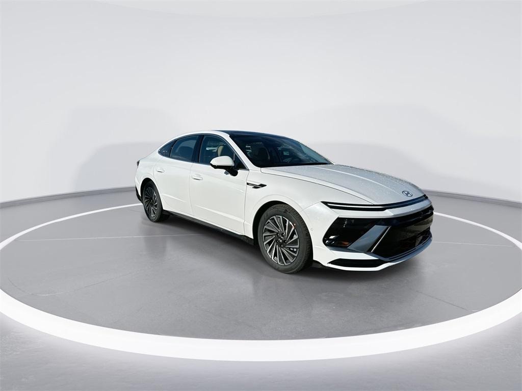 New 2025 Hyundai Sonata Hybrid Limited Sedan