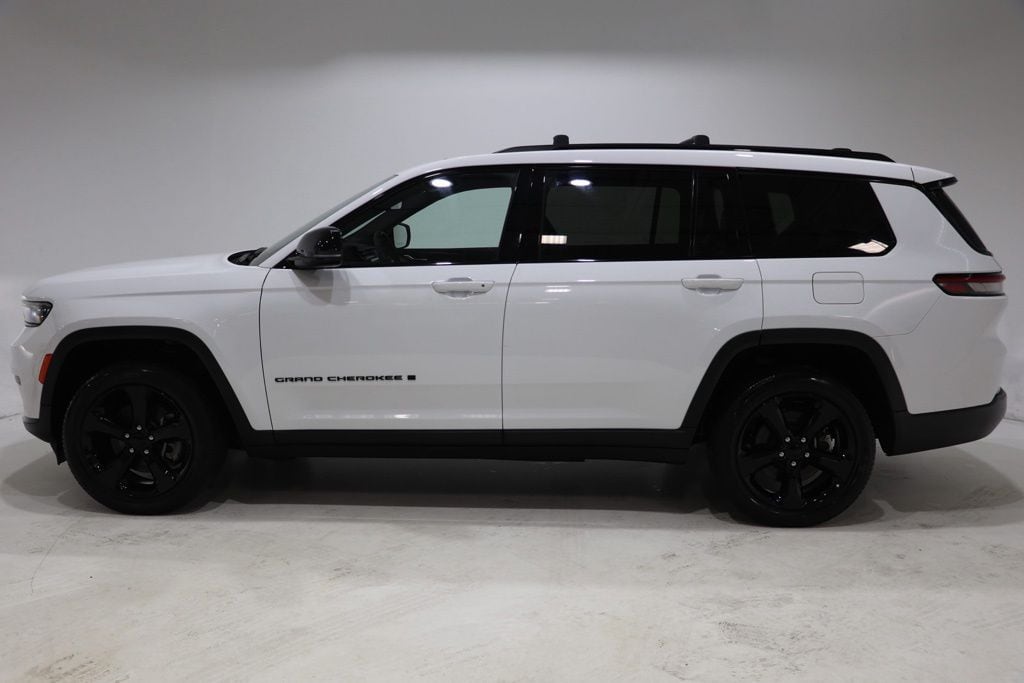 Used 2023 Jeep Grand Cherokee L Laredo SUV