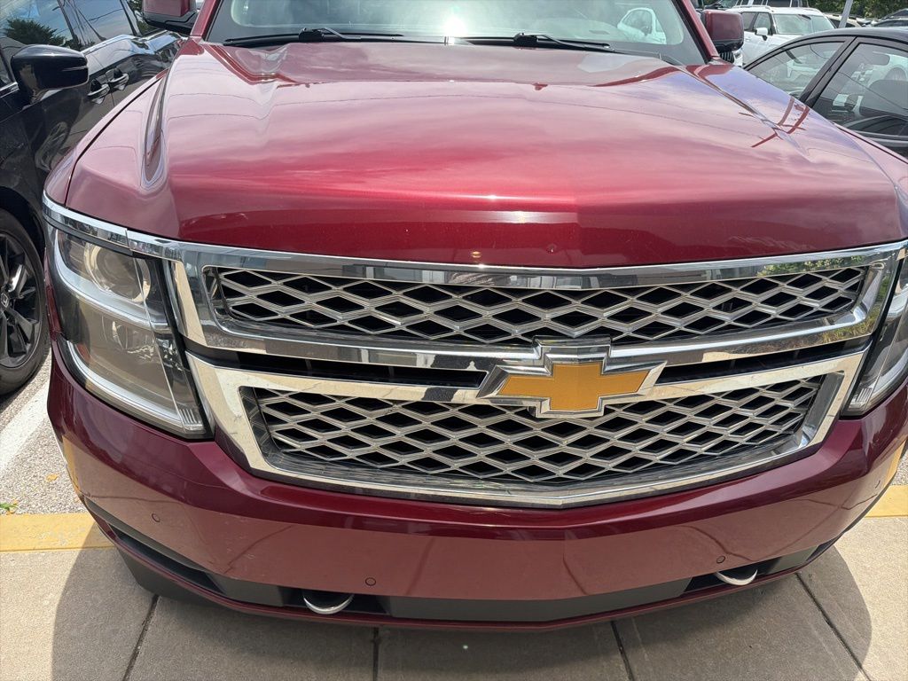 2018 Chevrolet Suburban 4WD 1500 LT's photo