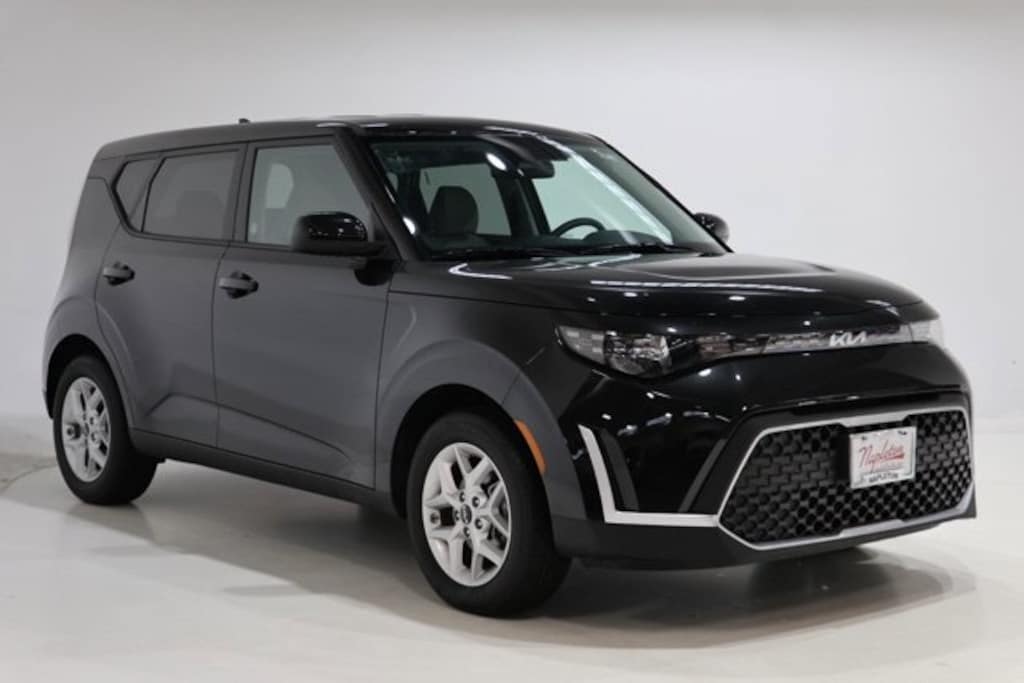 Used 2025 Kia Soul LX Hatchback