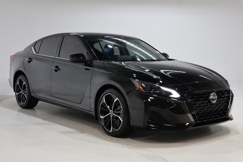 Used 2023 Nissan Altima 2.5 SR Sedan