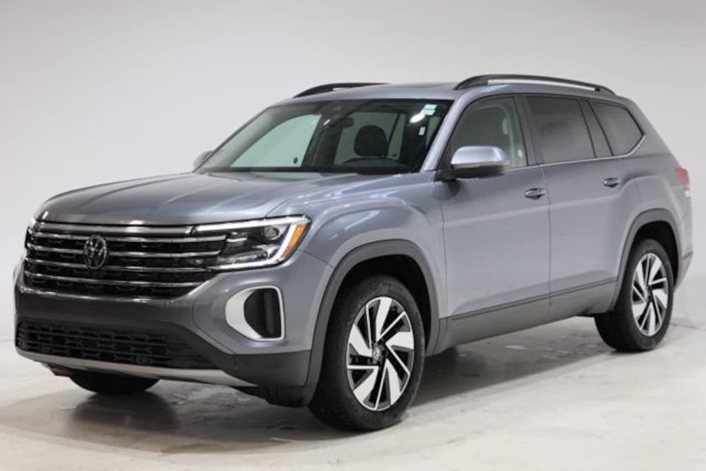 Used 2025 Volkswagen Atlas 2.0T SE w/Technology SUV
