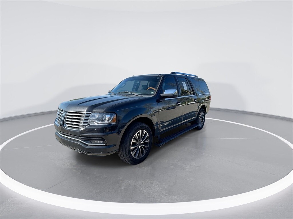 2015 Lincoln Navigator L photo 3
