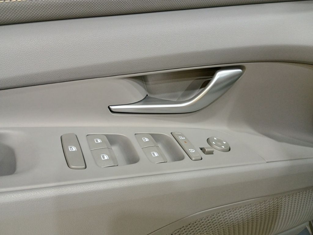 2025 Hyundai Elantra Blue - Photo 18