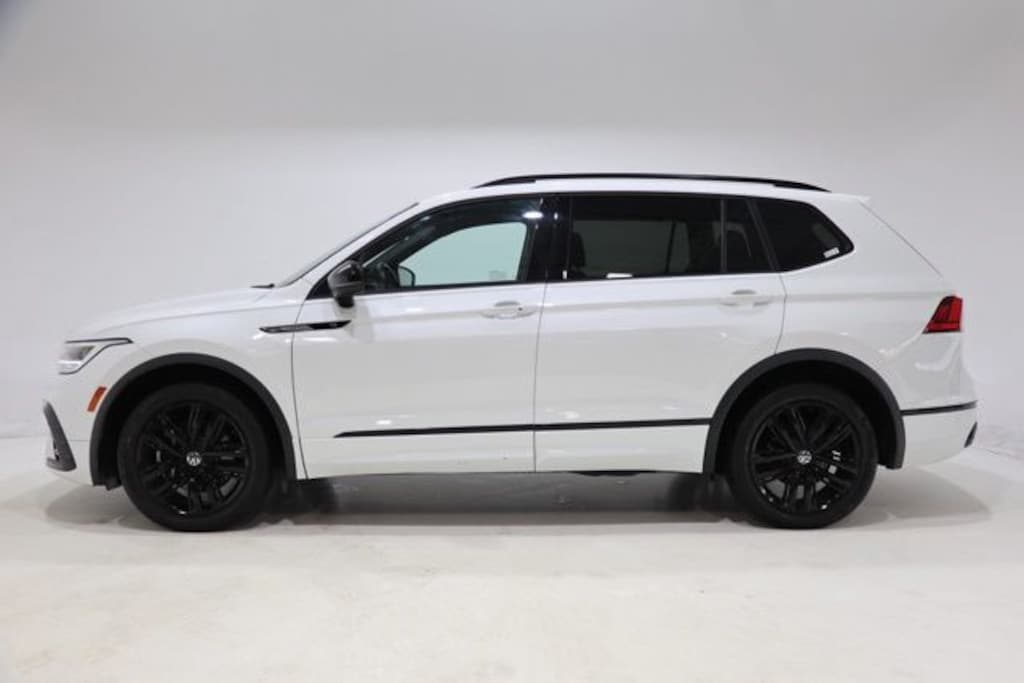Used 2022 Volkswagen Tiguan 2.0T SE R-Line Black SUV