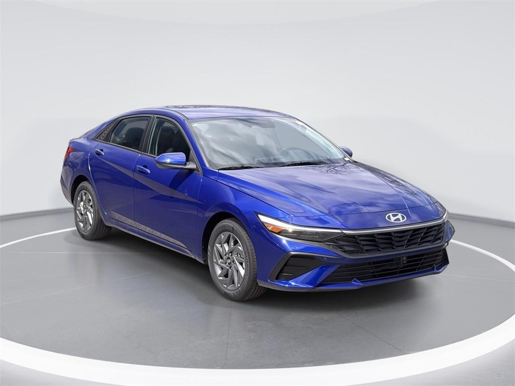New 2025 Hyundai Elantra Hybrid Blue Sedan