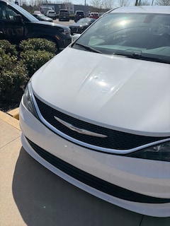 2017 Chrysler Pacifica Touring Van