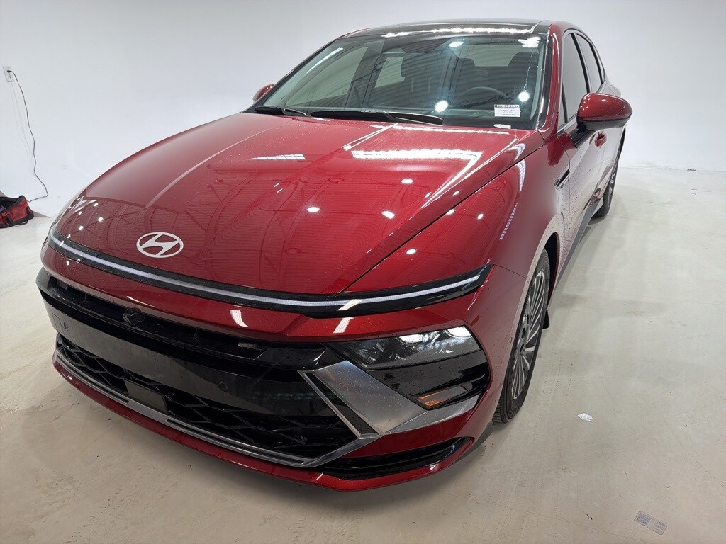 Used 2025 Hyundai Sonata Hybrid Limited Sedan