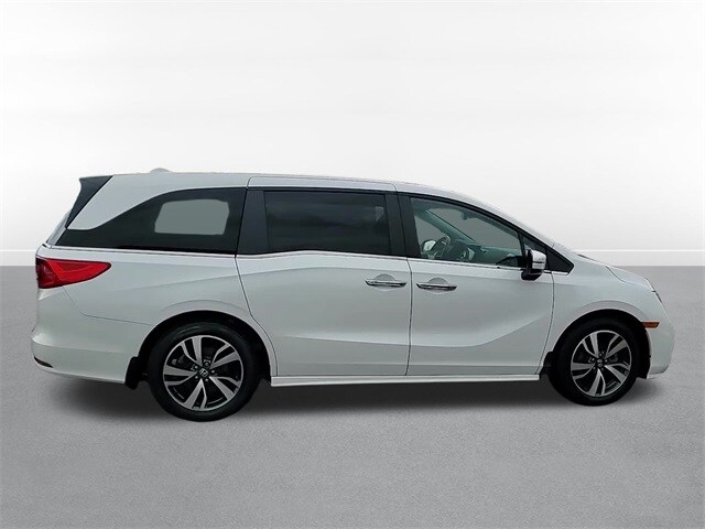 2023 Honda Odyssey Touring photo 4