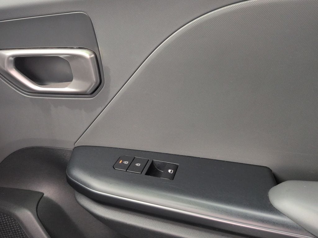 2025 Kia K4 LXS - Photo 24