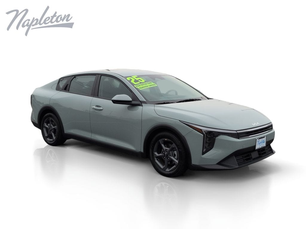 2025 Kia K4 LXS - Photo 8