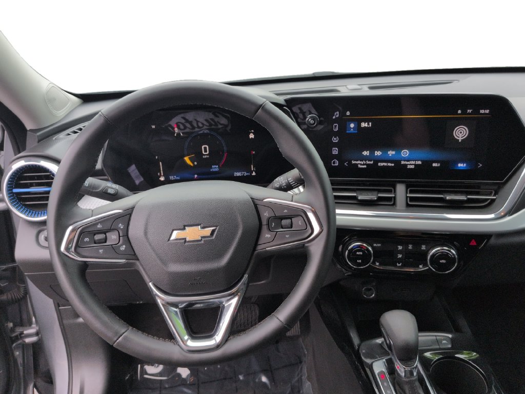 2025 Chevrolet Trax LT - Photo 14
