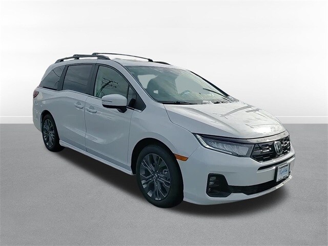 2026 Honda Odyssey Touring photo 3