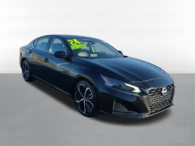 2024 Nissan Altima 2.5 SR photo 3