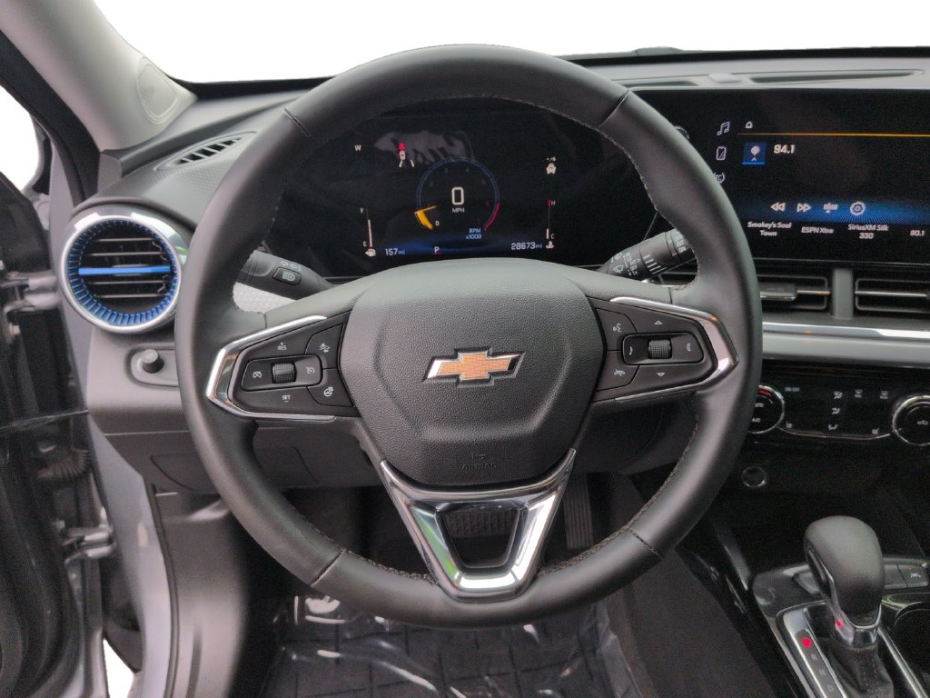 2025 Chevrolet Trax LT - Photo 12