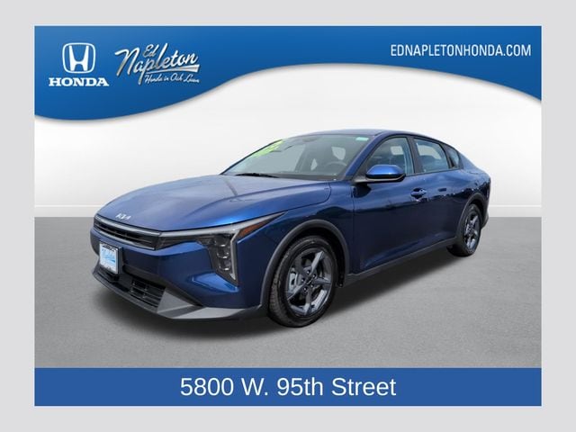 2025 Kia K4 LXS AT's photo
