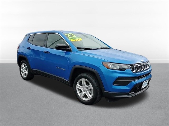 2023 Jeep Compass Sport photo 2