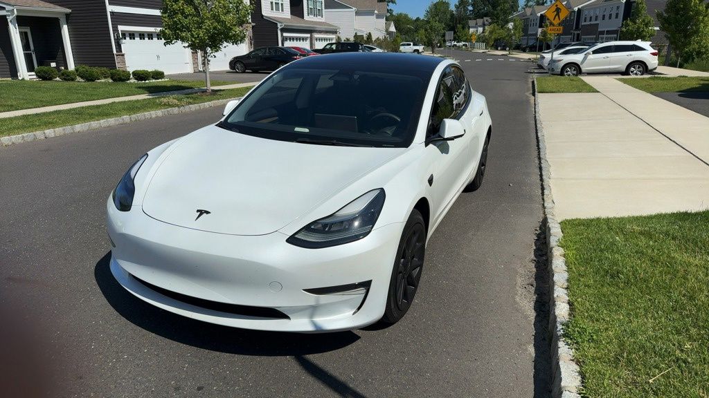 2023 Tesla Model 3 -'s photo