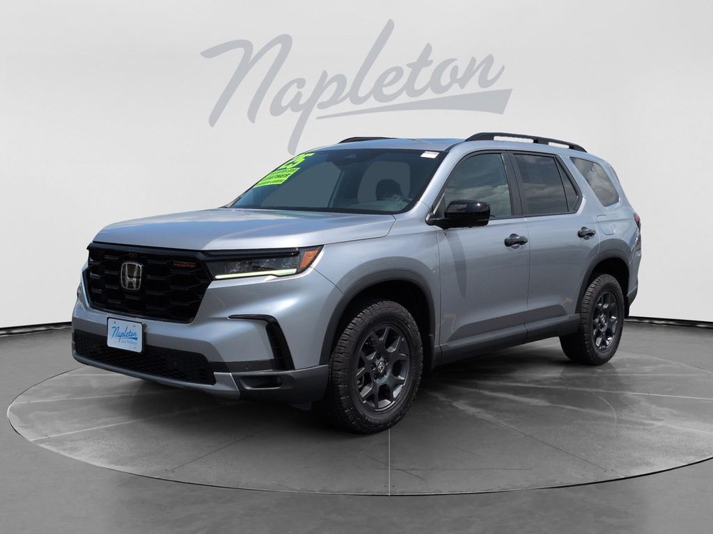 2025 Honda Pilot TrailSport AWD's photo