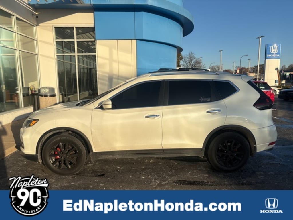 Used 2017 Nissan Rogue SV Sport Utility