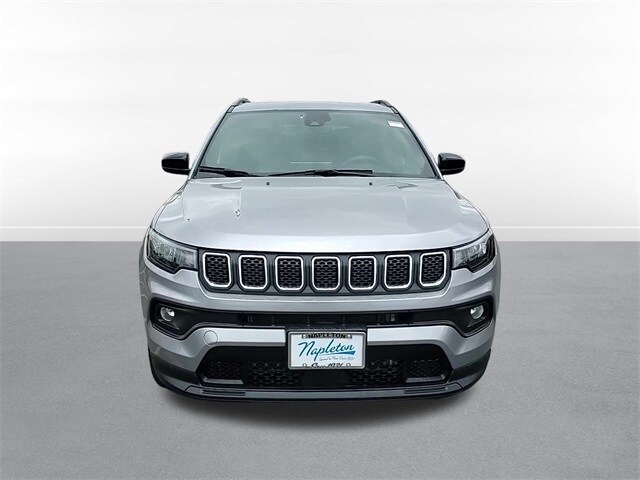 Used 2023 Jeep Compass Latitude with VIN 3C4NJDBN4PT518970 for sale in Oak Lawn, IL