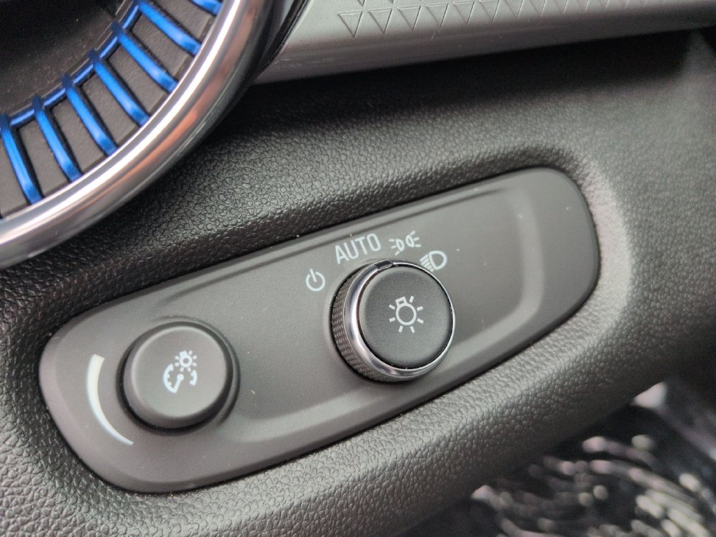 2025 Chevrolet Trax LT - Photo 23