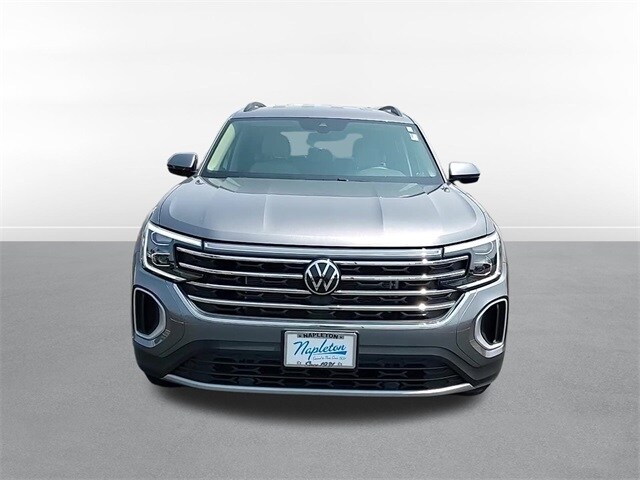 2024 Volkswagen Atlas SE photo 2