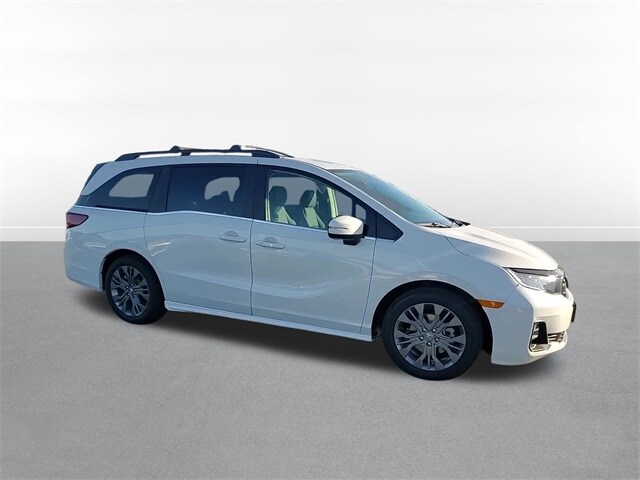 2026 Honda Odyssey Touring photo 4