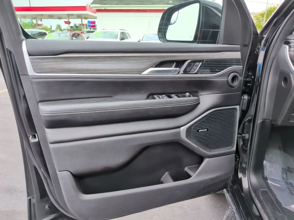 2023 Jeep Wagoneer Series III - Photo 19
