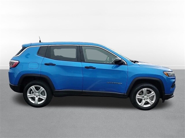 2023 Jeep Compass Sport photo 3