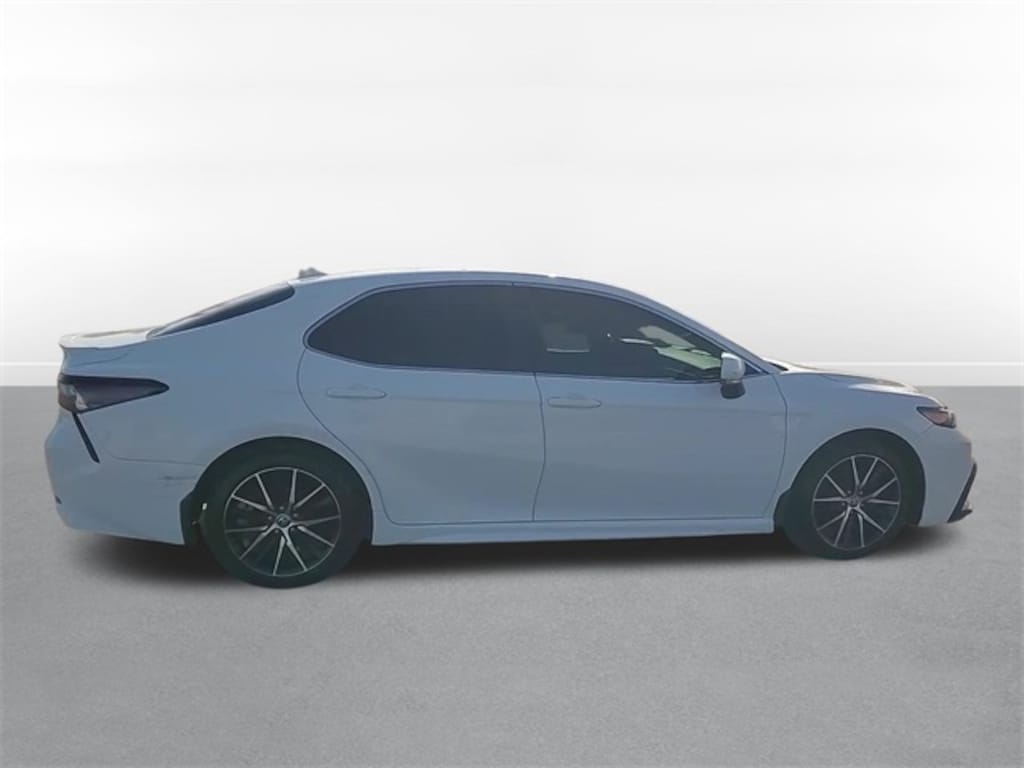 Used 2022 Toyota Camry SE Sedan