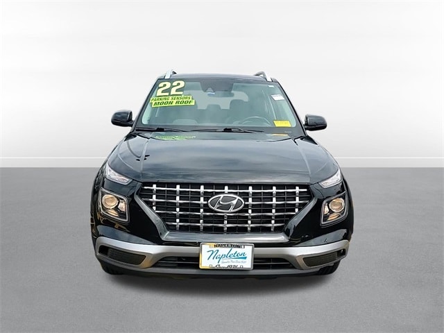Used 2022 Hyundai Venue SEL with VIN KMHRC8A32NU168708 for sale in Oak Lawn, IL