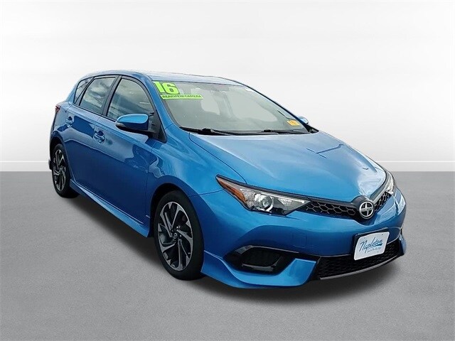 2016 Scion iM Base photo 3