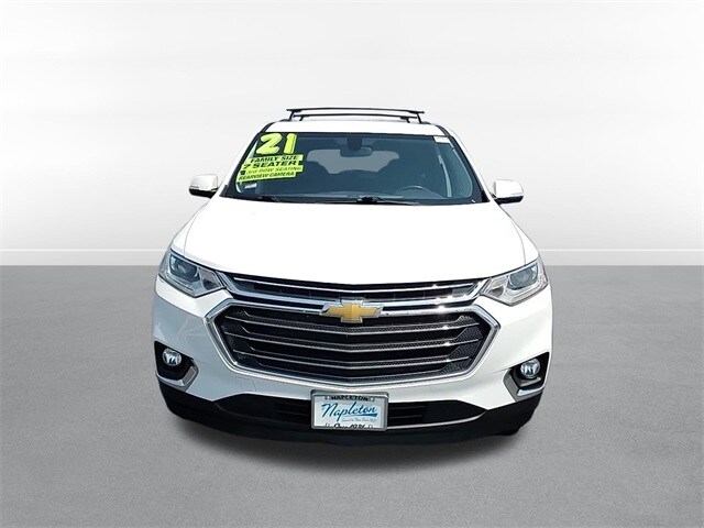 2021 Chevrolet Traverse photo 2