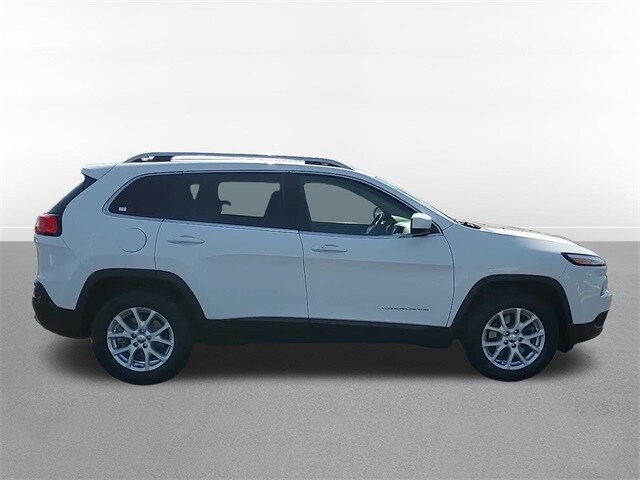 2015 Jeep Cherokee Latitude photo 4