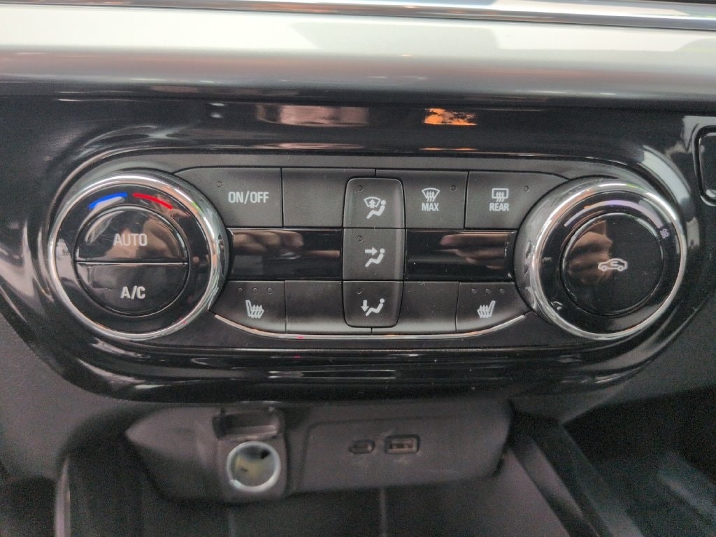 2025 Chevrolet Trax LT - Photo 16
