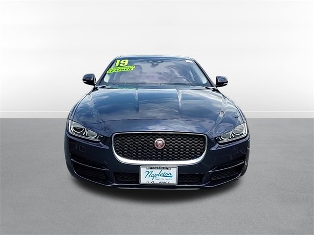 Used 2019 Jaguar XE Premium with VIN SAJAJ4FX9KCP49833 for sale in Oak Lawn, IL