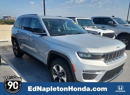 2022 Jeep Grand Cherokee 4xe's photo