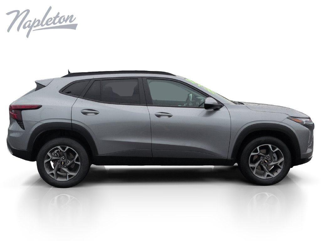 2025 Chevrolet Trax LT - Photo 7