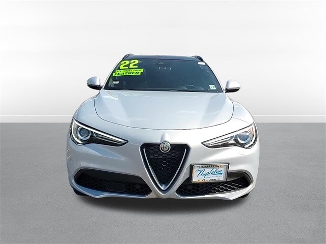 2022 Alfa Romeo Stelvio Ti Sport photo 2