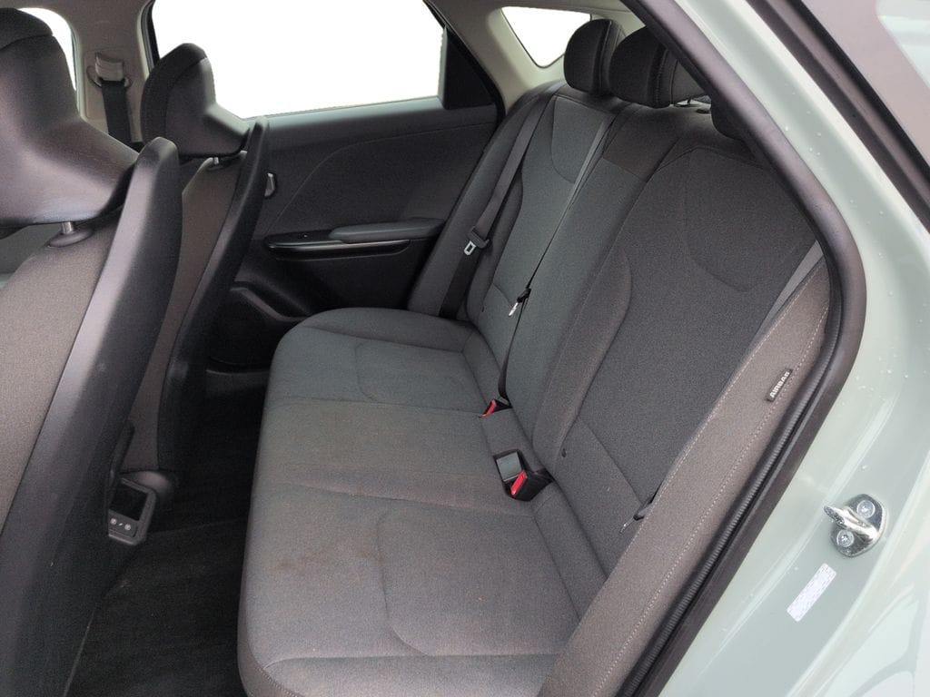 2025 Kia K4 LXS - Photo 25